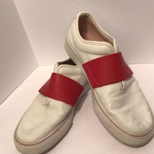 Women’s Puma tennis Shoes Size 8 White & Pink